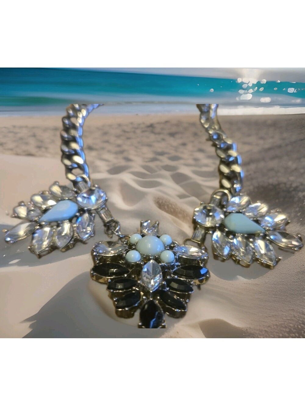 Necklace American Eagle Outfitter Blue & Clear Cystal Statement Necklace 16-20"